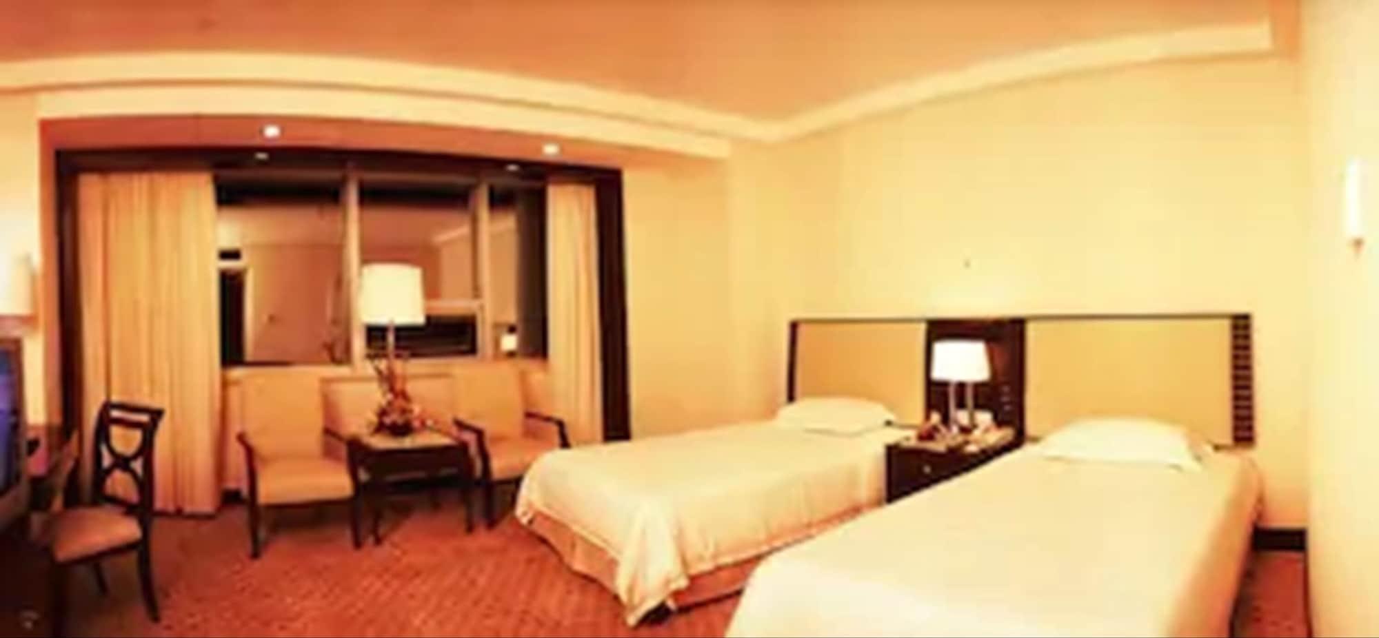 Hongyi Hotel Ухан Екстериор снимка