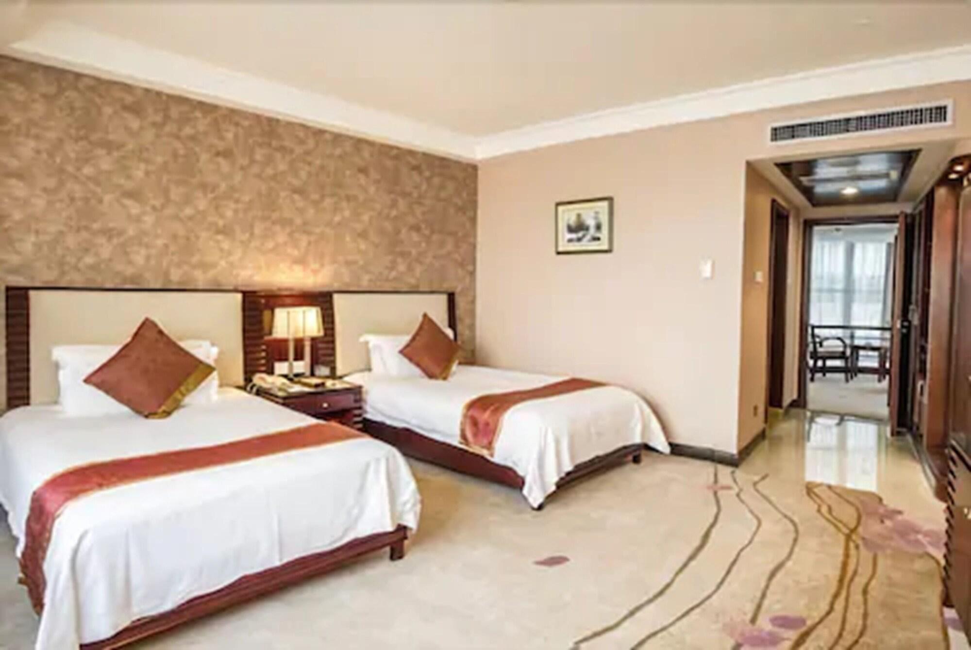 Hongyi Hotel Ухан Екстериор снимка