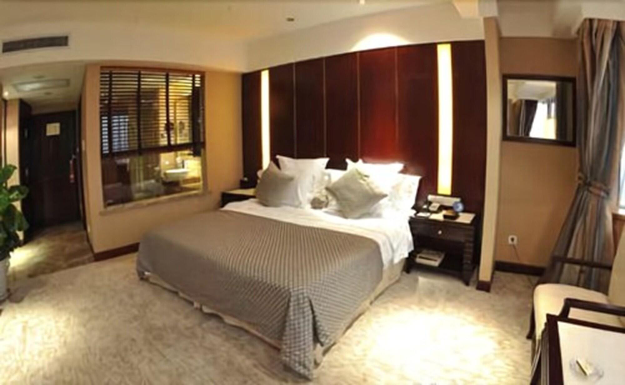 Hongyi Hotel Ухан Екстериор снимка