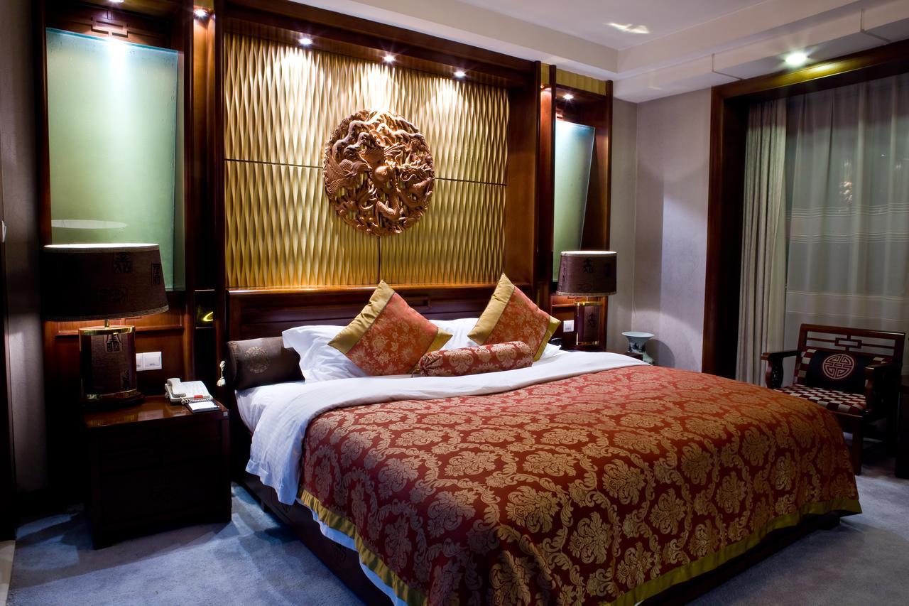 Hongyi Hotel Ухан Екстериор снимка