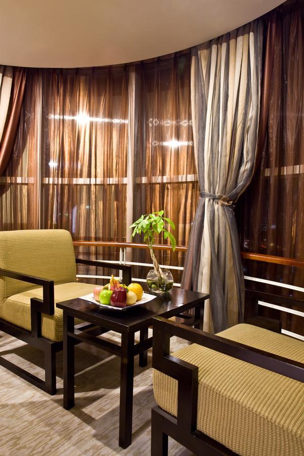 Hongyi Hotel Ухан Екстериор снимка