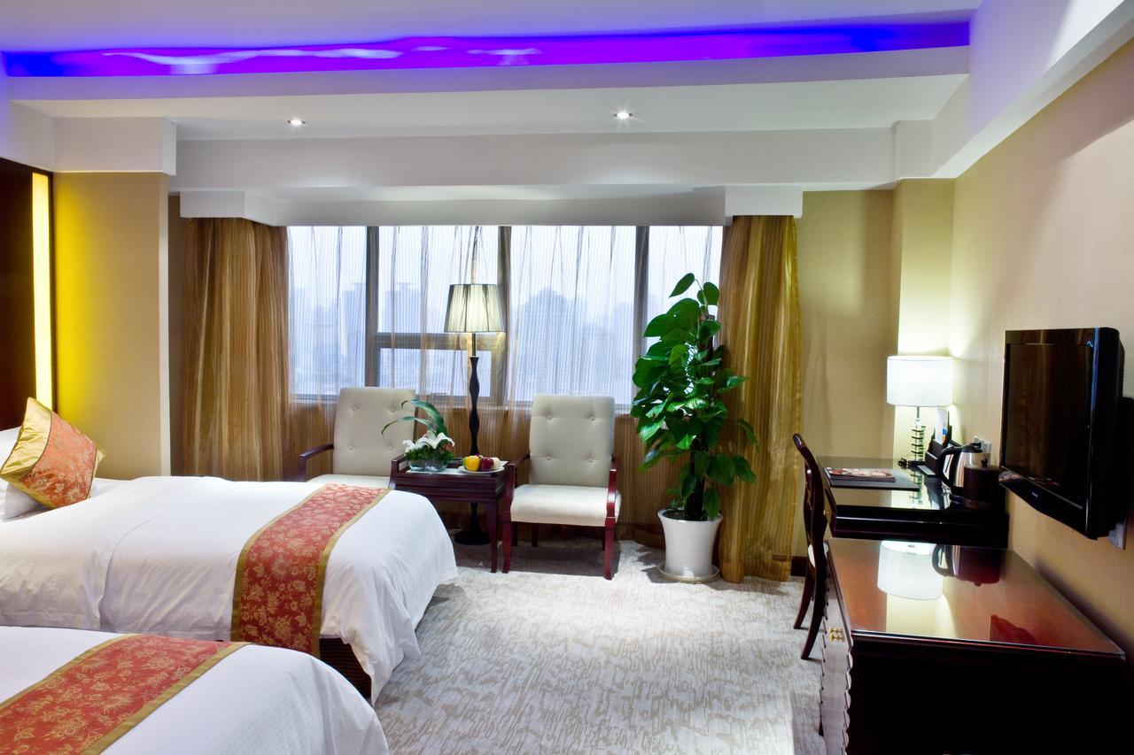 Hongyi Hotel Ухан Екстериор снимка