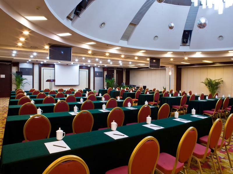 Hongyi Hotel Ухан Екстериор снимка