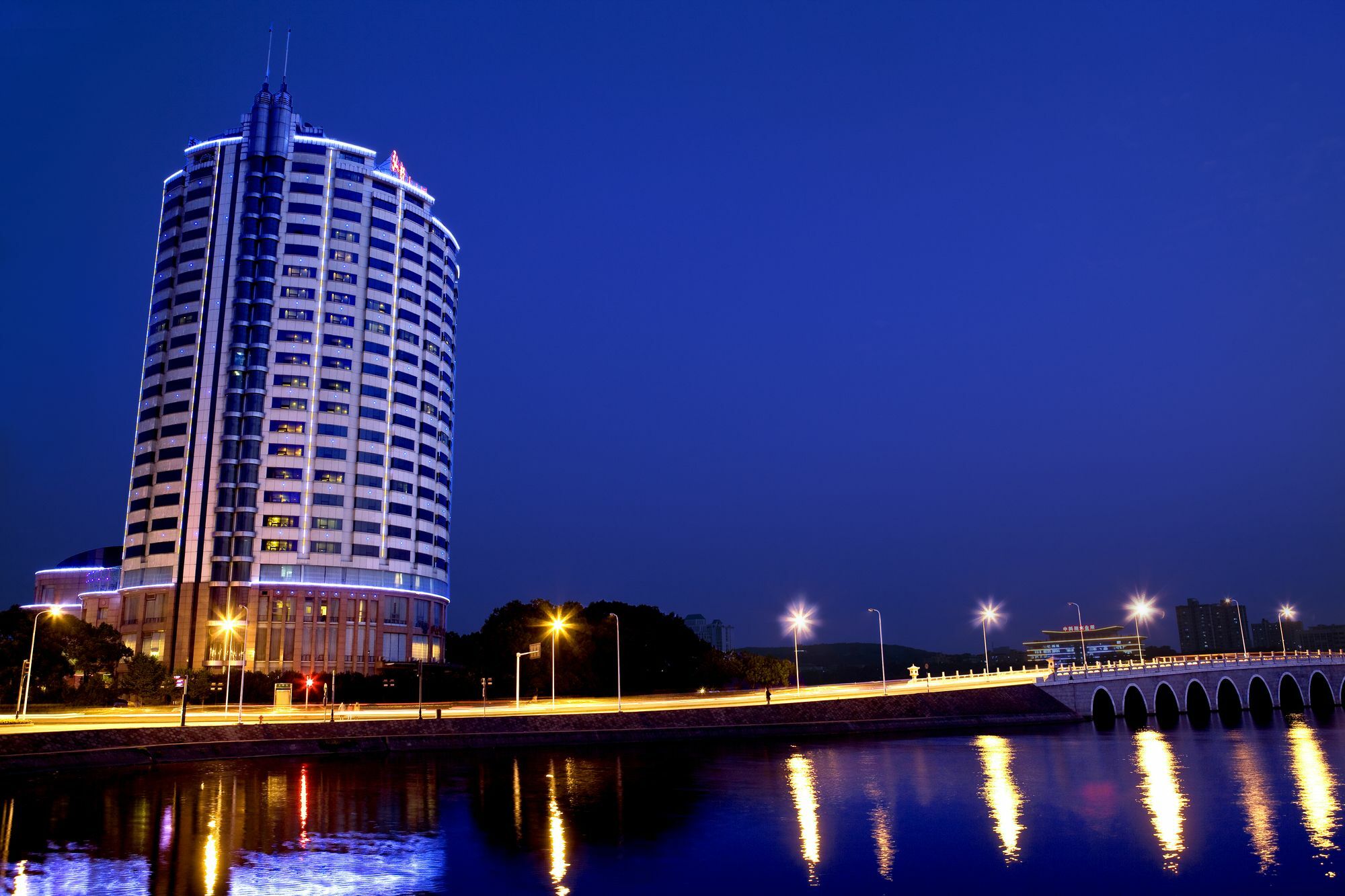 Hongyi Hotel Ухан Екстериор снимка